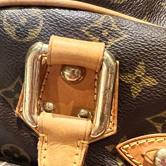 Authentic Louis Vuitton Monogram Manhattan PM Bag - Picture 12 of 16